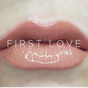 NWT Senegence Lipsence in "First Love"